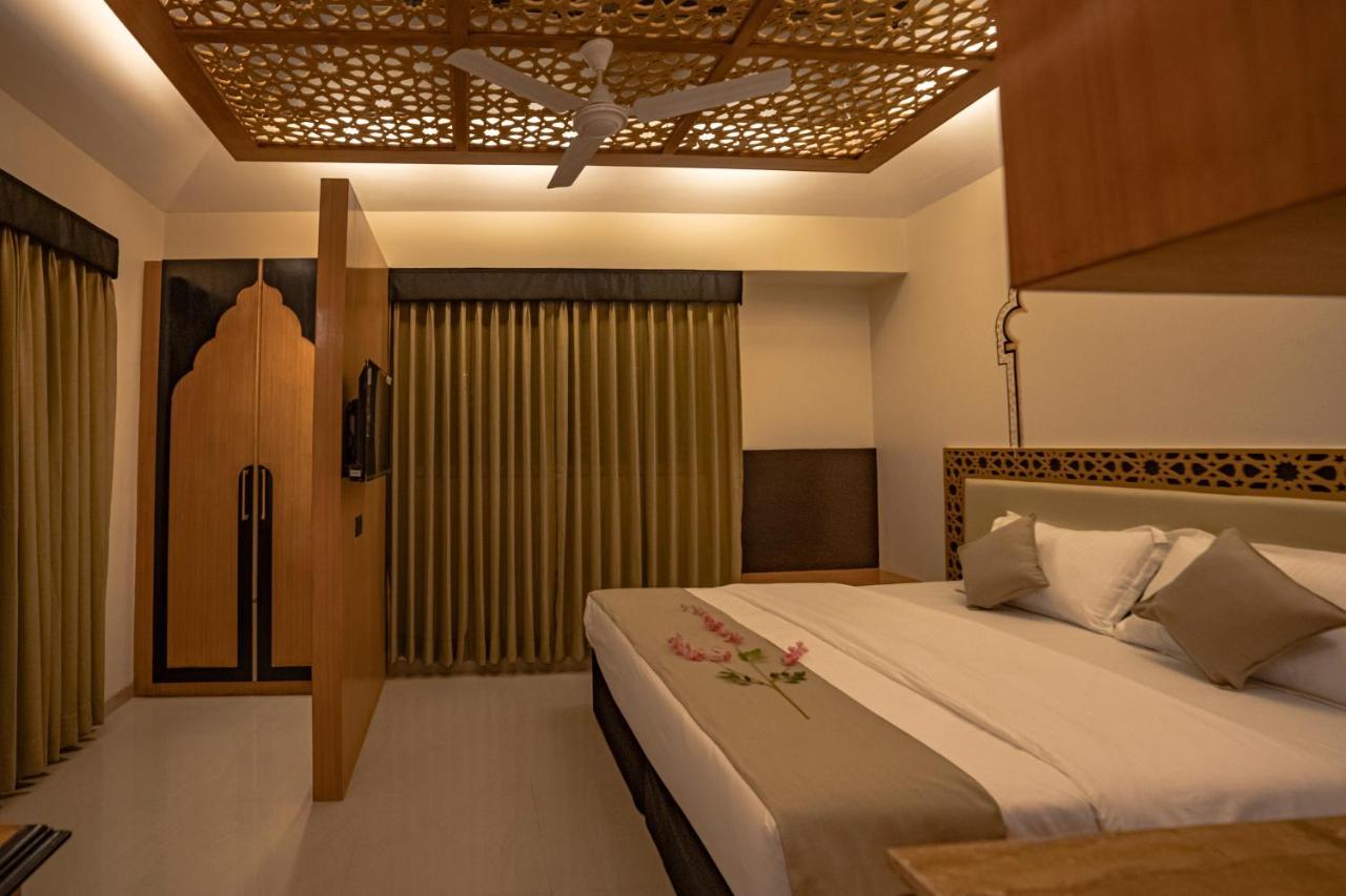 פונה Ra Residence - Agarwal Group Of Hotels מראה חיצוני תמונה